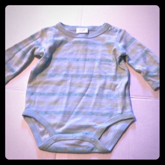 3/$15 or 5/$20 Carters size 0-3 month top - Picture 1 of 4